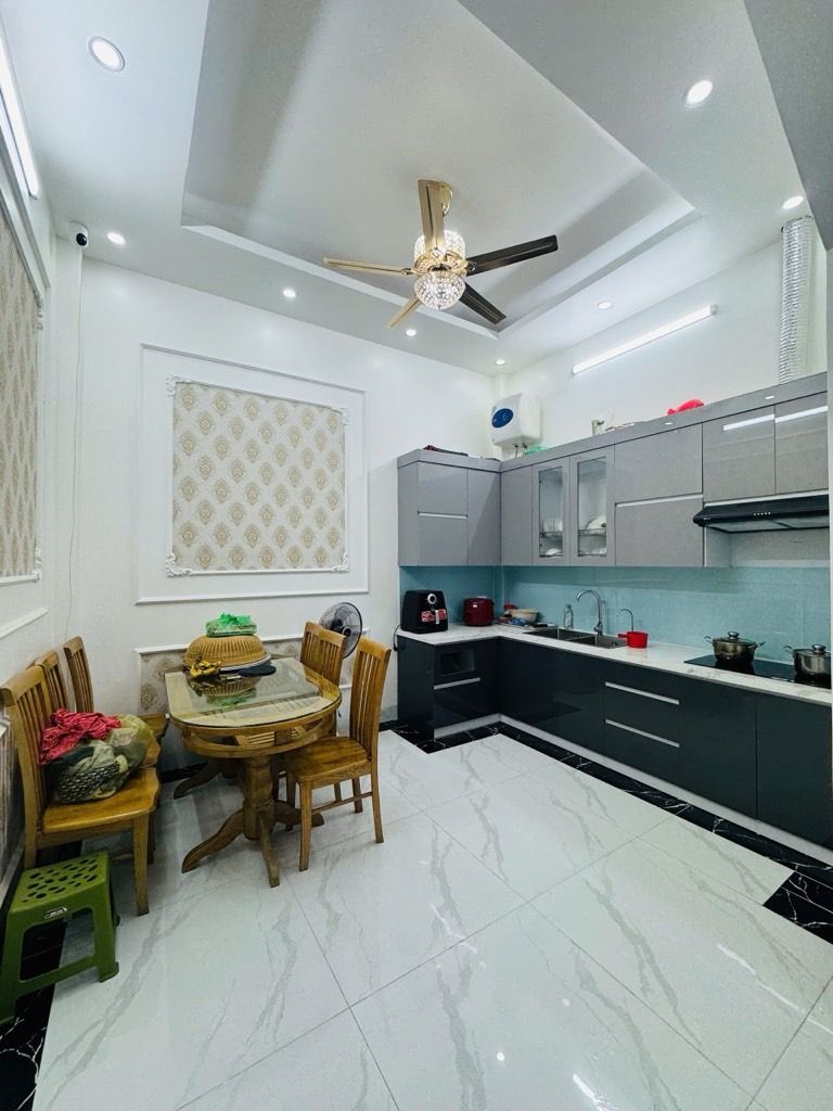 Bán nhà Hoàng Mai - diện tích 54m2 4 tầng - Nhà đã sửa đẹp như mới - giá 12,9 tỷ