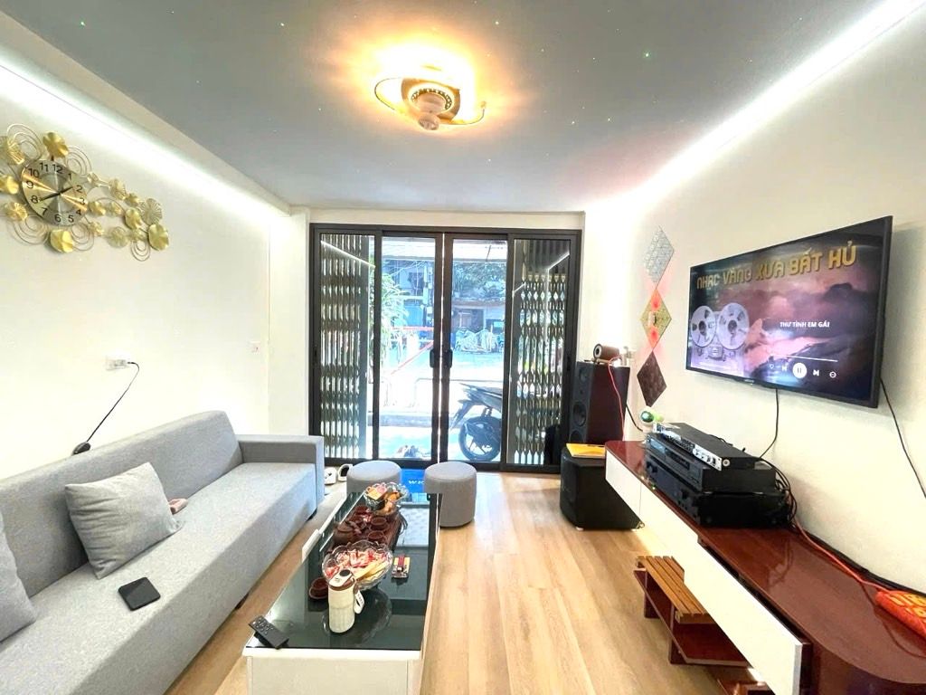 Bán nhà 8/3 - diện tích 20m2 1 tầng - Nhà nhỏ xinh, nhiều khách - giá 4 tỷ