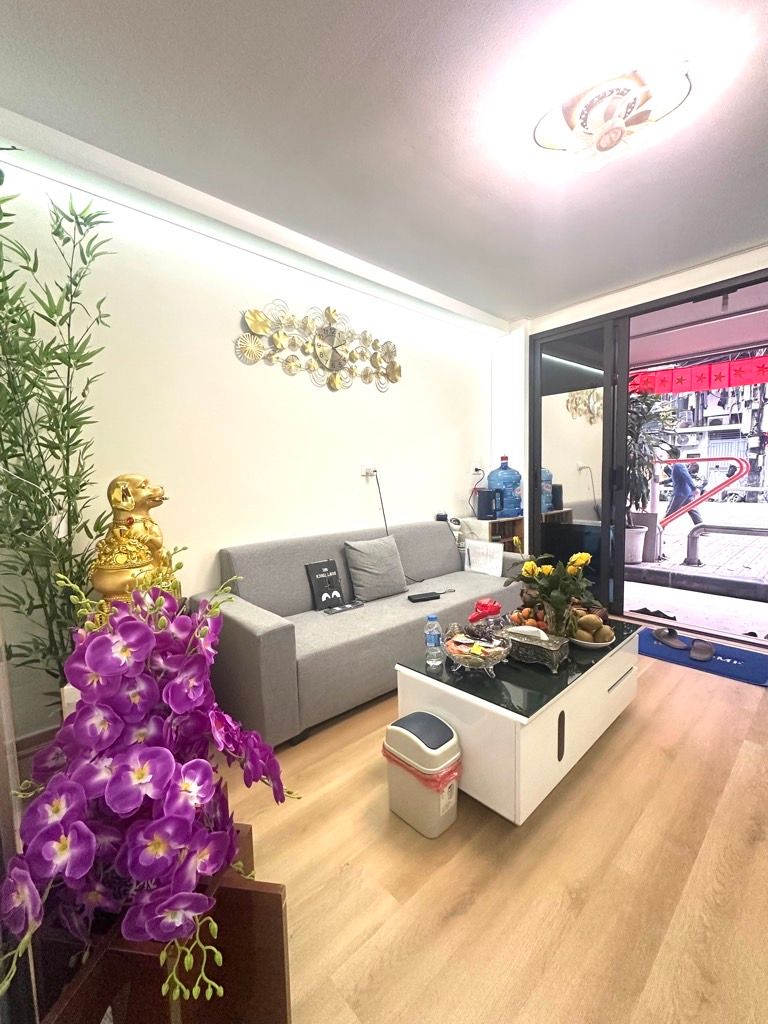 Bán nhà 8/3 - diện tích 20m2 1 tầng - Nhà nhỏ xinh, nhiều khách - giá 4 tỷ