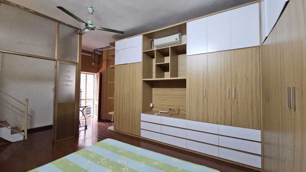 Bán nhà Hồ Bãi Cát - diện tích 40m2 4 tầng - Nhà trung tâm Quận Đống Đa, vài bước ra phố Khâm Thiên - giá 5,8 tỷ