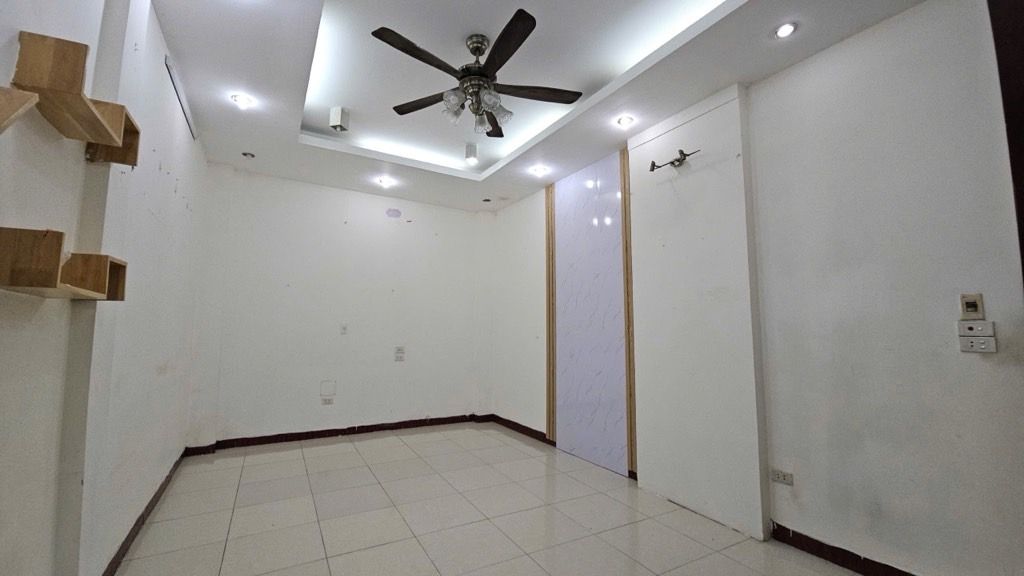 Bán nhà Hồ Bãi Cát - diện tích 40m2 4 tầng - Nhà trung tâm Quận Đống Đa, vài bước ra phố Khâm Thiên - giá 5,8 tỷ