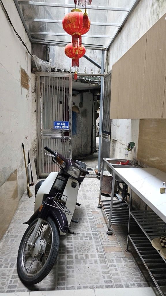 Bán nhà Hồ Bãi Cát - diện tích 40m2 4 tầng - Nhà trung tâm Quận Đống Đa, vài bước ra phố Khâm Thiên - giá 5,8 tỷ