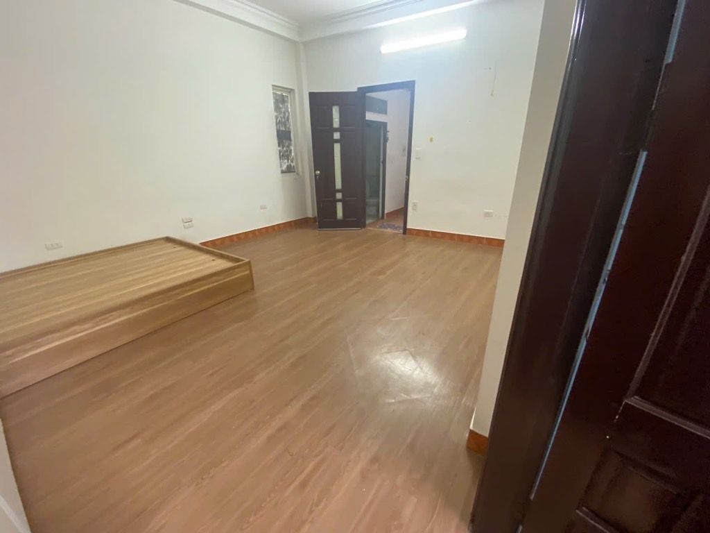 Bán nhà Bằng Liệt - diện tích 31.1m2 5 tầng - Ô tô đỗ cổng - giá 7,2 tỷ