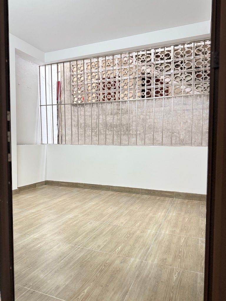 Bán nhà Khương Hạ - diện tích 34.4m2 5 tầng - Ô tô đỗ cổng - giá 9,8 tỷ