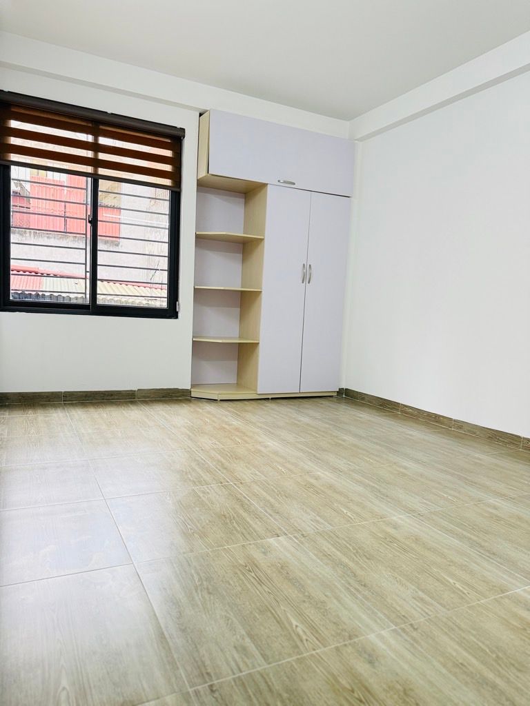 Bán nhà Khương Hạ - diện tích 34.4m2 5 tầng - Ô tô đỗ cổng - giá 9,8 tỷ