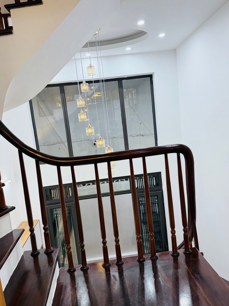 Bán nhà Khương Hạ - diện tích 34.4m2 5 tầng - Ô tô đỗ cổng - giá 9,8 tỷ