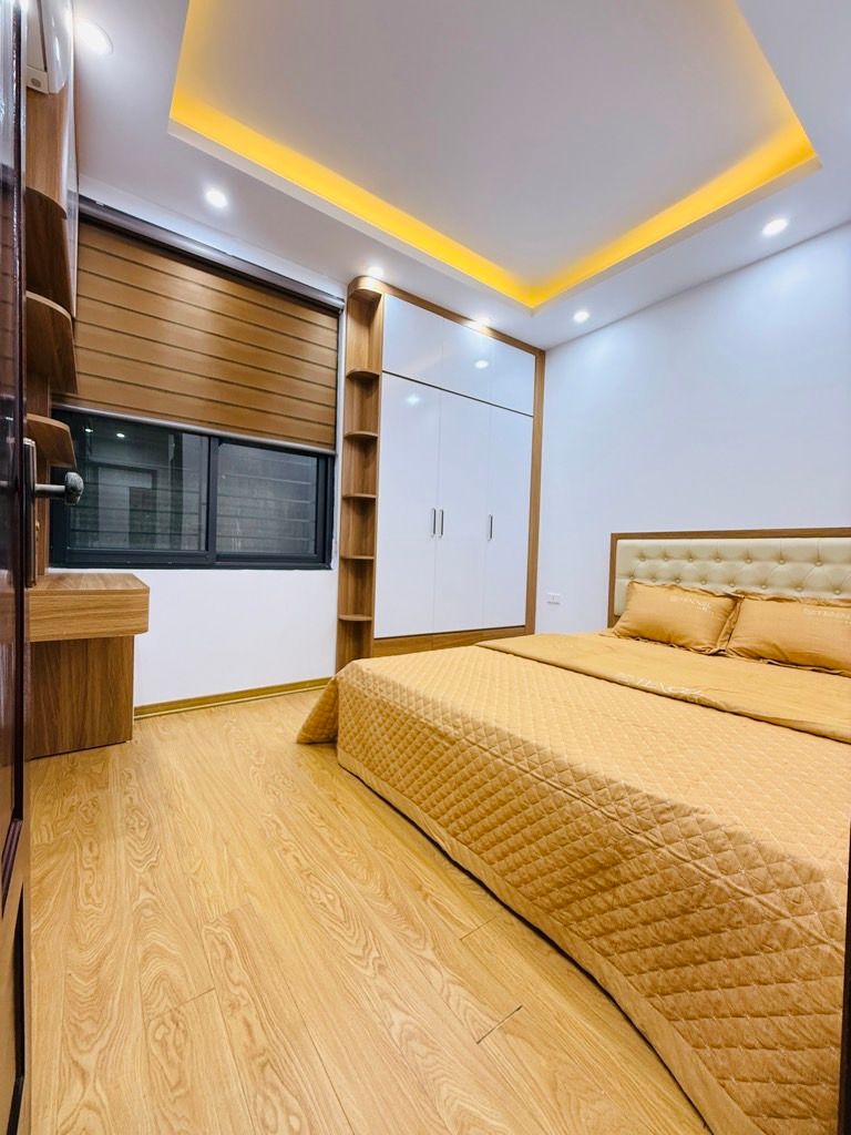 Bán nhà Khương Hạ - diện tích 34.4m2 5 tầng - Ô tô đỗ cổng - giá 9,8 tỷ