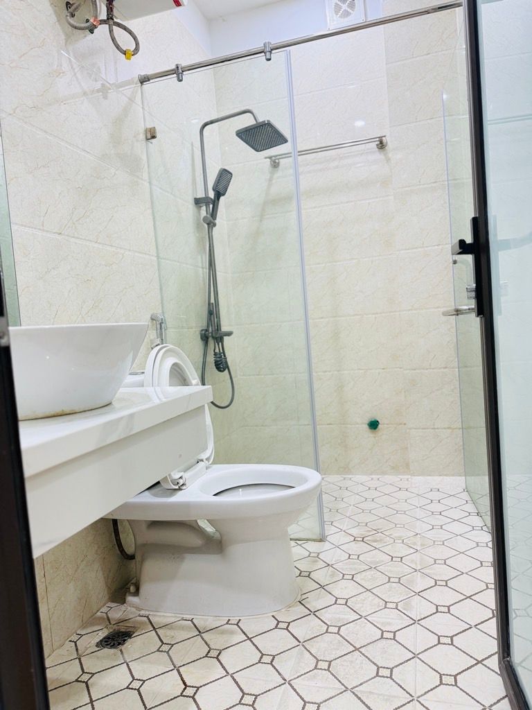 Bán nhà Khương Hạ - diện tích 34.4m2 5 tầng - Ô tô đỗ cổng - giá 9,8 tỷ