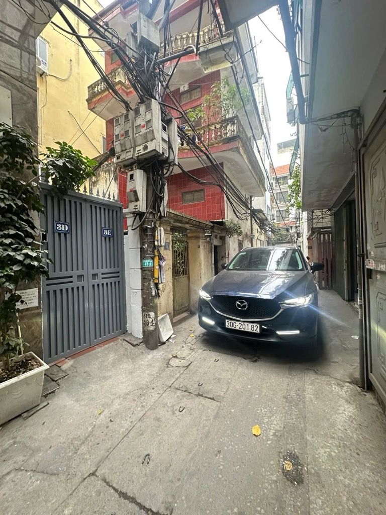 Bán nhà Khương Hạ - diện tích 34.4m2 5 tầng - Ô tô đỗ cổng - giá 9,8 tỷ