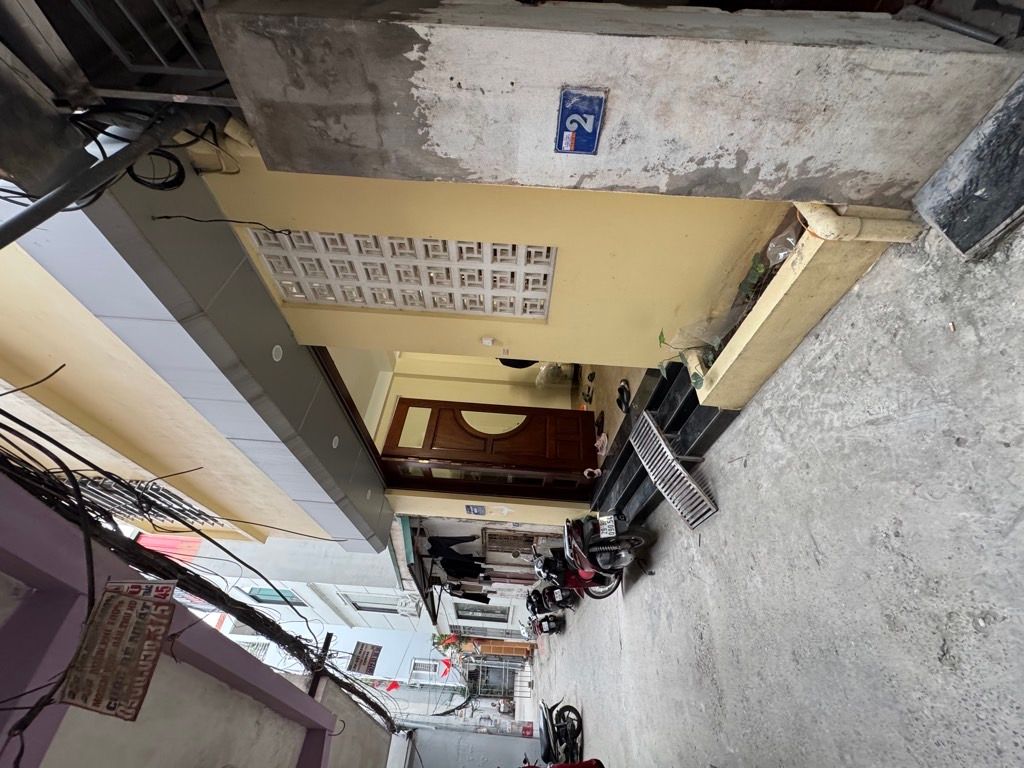 Bán nhà Nguyễn Khoái - diện tích 40m2 5 tầng - Lô Góc Thoáng Trước sau - giá 9,7 tỷ