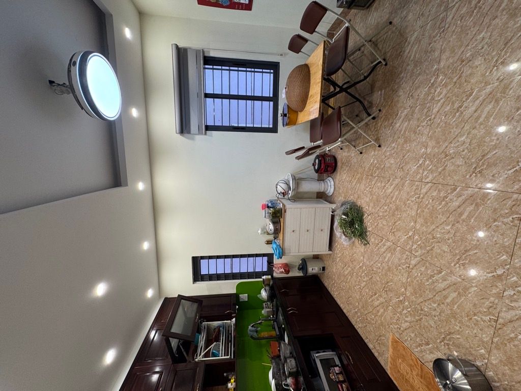 Bán nhà Nguyễn Khoái - diện tích 40m2 5 tầng - Lô Góc Thoáng Trước sau - giá 9,7 tỷ