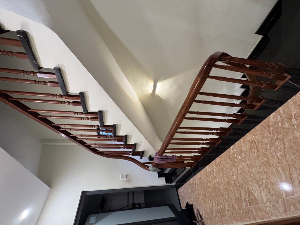 Bán nhà Nguyễn Khoái - diện tích 40m2 5 tầng - Lô Góc Thoáng Trước sau - giá 9,7 tỷ