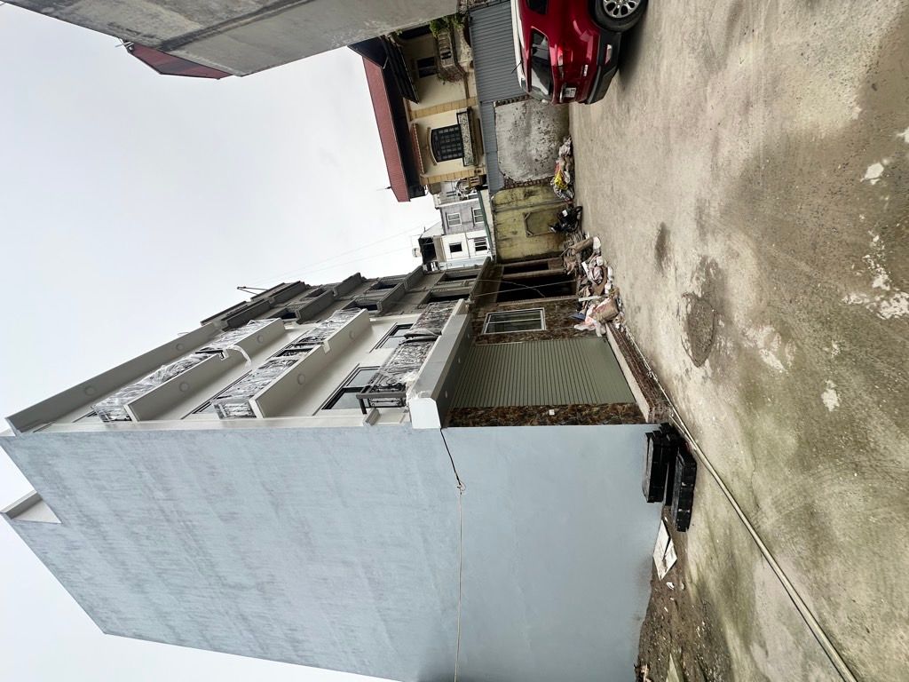 Bán nhà Đông Thiên - diện tích 50m2 5 tầng - Ô TÔ NGỦ TRONG NHÀ - giá 14,8 tỷ