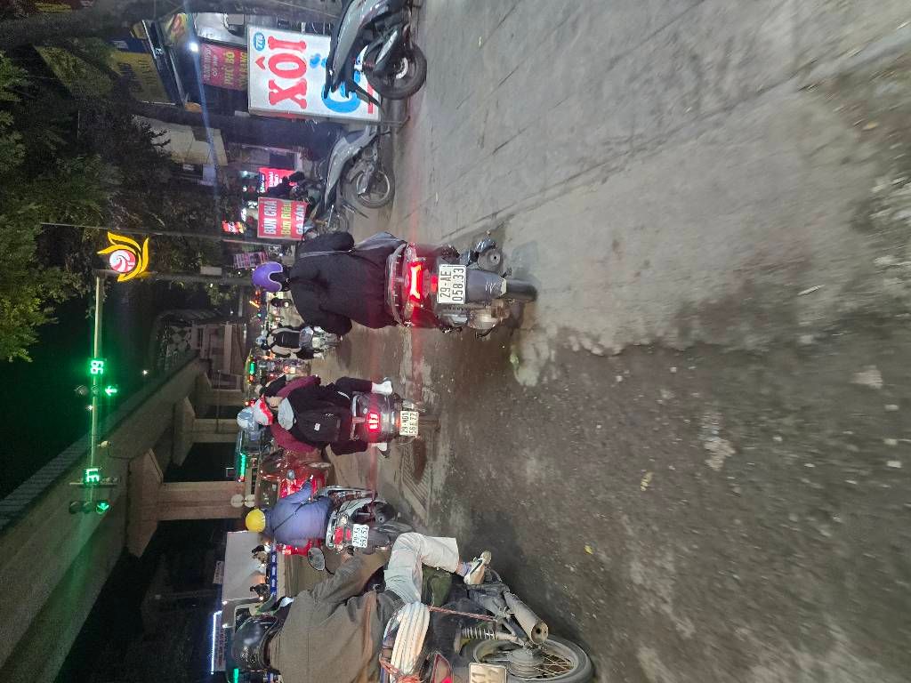 Bán nhà Lương Thế Vinh - diện tích 18m2 2 tầng - Mặt phố kinh doanh - giá 2 tỷ