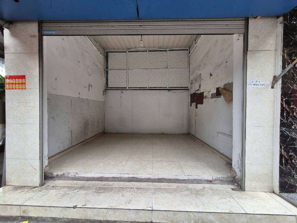 Bán nhà Lương Thế Vinh - diện tích 18m2 2 tầng - Mặt phố kinh doanh - giá 2 tỷ