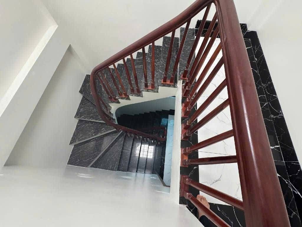 Bán nhà Thịnh Liệt - diện tích 35m2 5 tầng - mặt ngõ ô tô - giá 10,4 tỷ