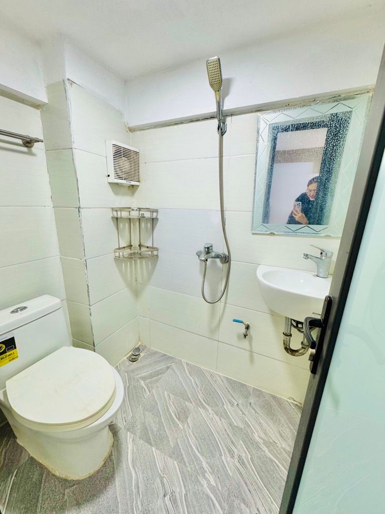 Bán nhà Tân Mai - diện tích 15m2 6 tầng - Mặt ngõ thông ba gác - giá 2,8 tỷ