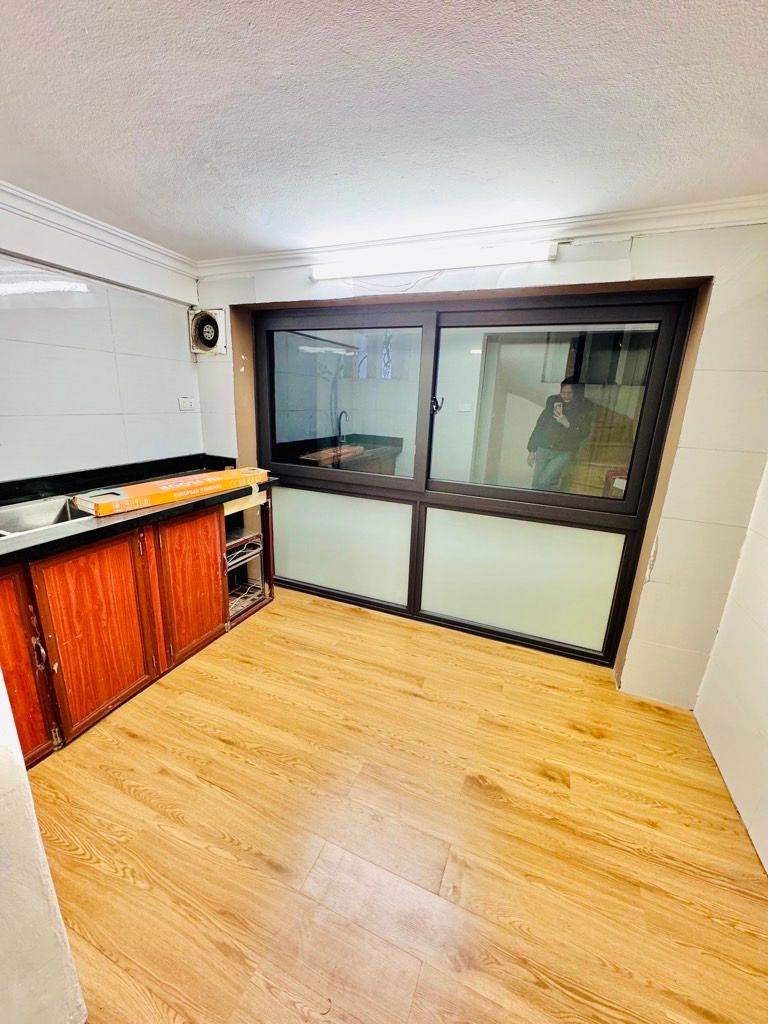 Bán nhà Tân Mai - diện tích 15m2 6 tầng - Mặt ngõ thông ba gác - giá 2,8 tỷ