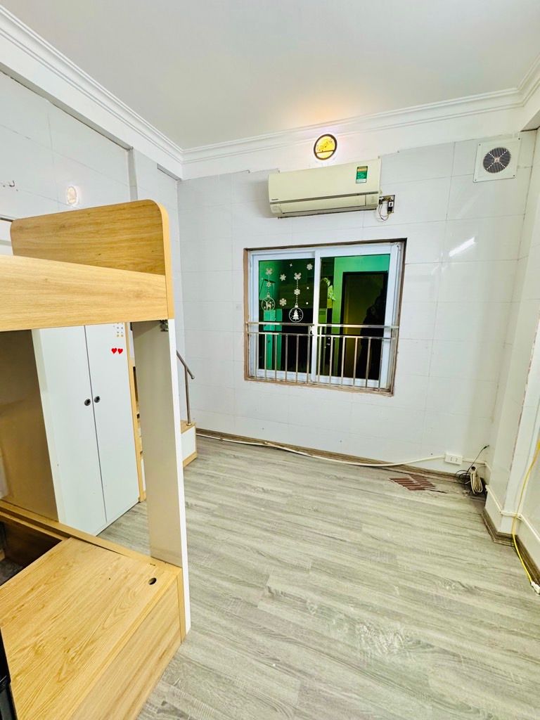 Bán nhà Tân Mai - diện tích 15m2 6 tầng - Mặt ngõ thông ba gác - giá 2,8 tỷ