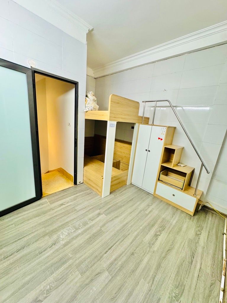 Bán nhà Tân Mai - diện tích 15m2 6 tầng - Mặt ngõ thông ba gác - giá 2,8 tỷ