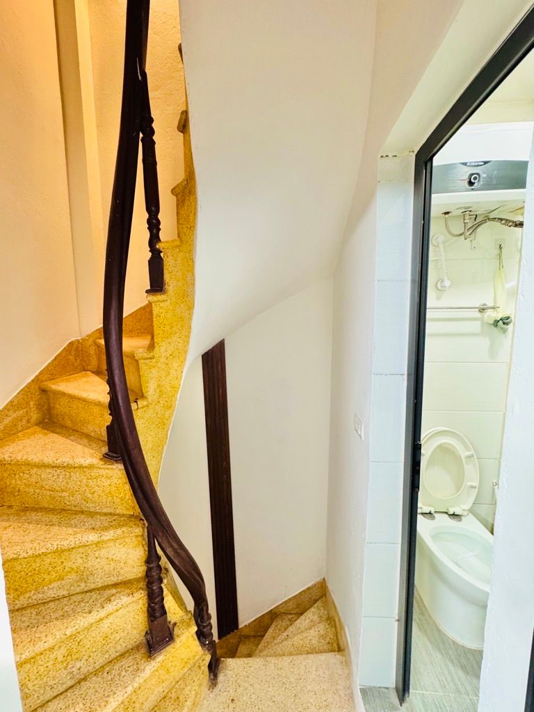 Bán nhà Tân Mai - diện tích 15m2 6 tầng - Mặt ngõ thông ba gác - giá 2,8 tỷ