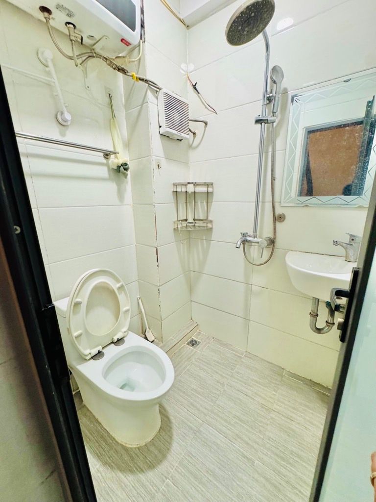 Bán nhà Tân Mai - diện tích 15m2 6 tầng - Mặt ngõ thông ba gác - giá 2,8 tỷ