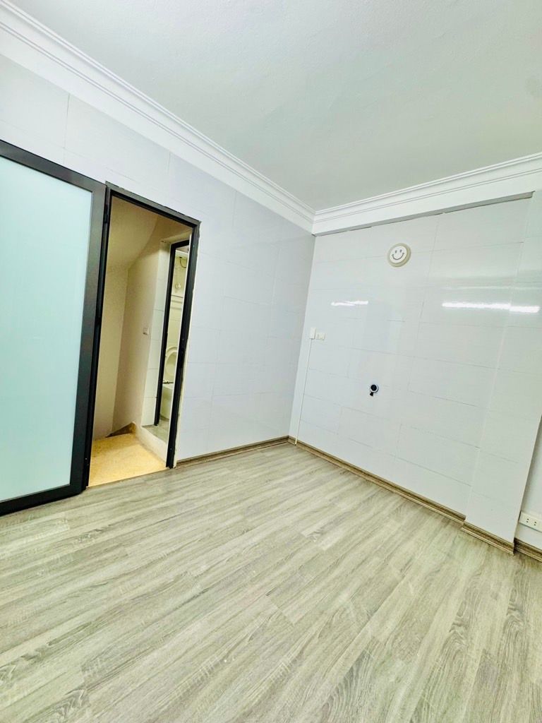 Bán nhà Tân Mai - diện tích 15m2 6 tầng - Mặt ngõ thông ba gác - giá 2,8 tỷ