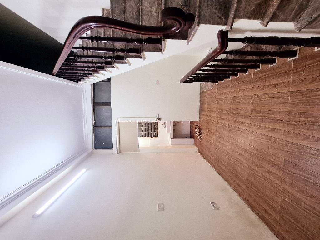 Bán nhà Hào nam - diện tích 29,5m2 5 tầng - 2 mặt ngõ thoáng - giá 9,4 tỷ