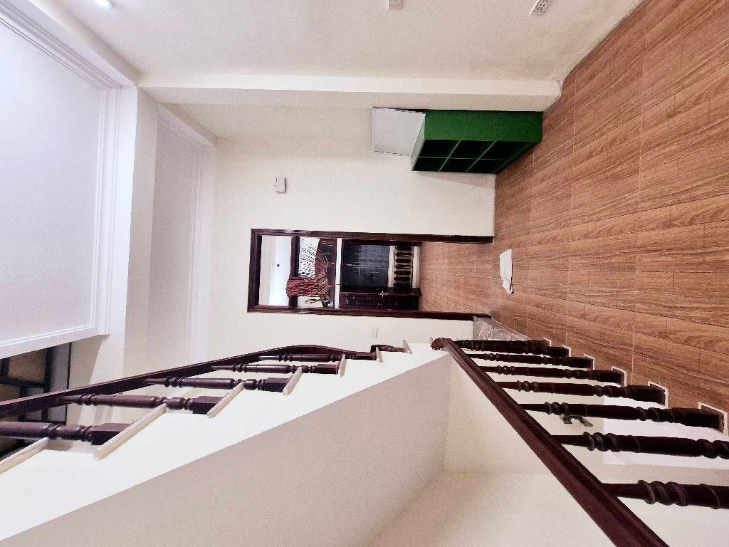 Bán nhà Hào nam - diện tích 29,5m2 5 tầng - 2 mặt ngõ thoáng - giá 9,4 tỷ