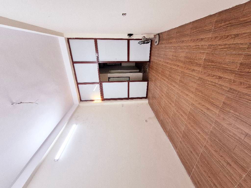 Bán nhà Hào nam - diện tích 29,5m2 5 tầng - 2 mặt ngõ thoáng - giá 9,4 tỷ