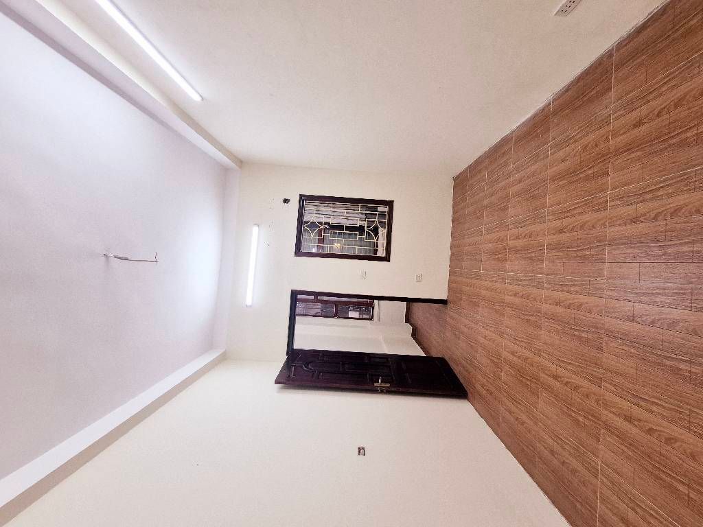 Bán nhà Hào nam - diện tích 29,5m2 5 tầng - 2 mặt ngõ thoáng - giá 9,4 tỷ