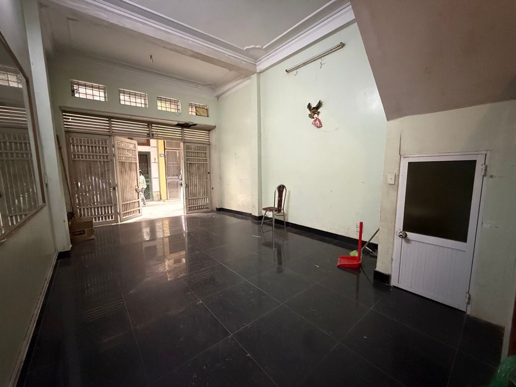 Bán nhà Bạch Đằng - diện tích 52.6m2 4 tầng - Ô TÔ ĐỖ CỬA VÀO NHÀ - giá 15,8 tỷ