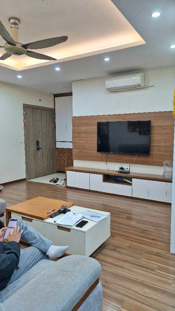 Bán nhà Lĩnh Nam - diện tích 101.7m2 1 tầng - Chung cư lô góc - giá 8,98 tỷ