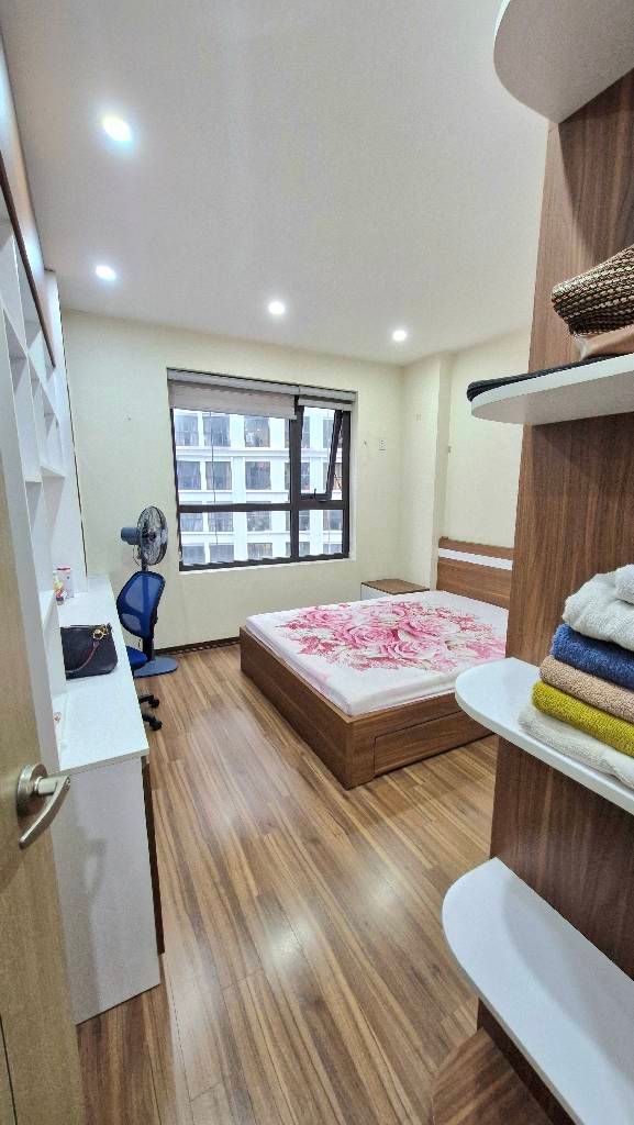 Bán nhà Lĩnh Nam - diện tích 101.7m2 1 tầng - Chung cư lô góc - giá 8,98 tỷ