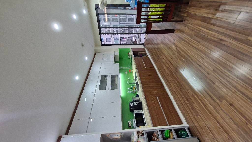 Bán nhà Lĩnh Nam - diện tích 101.7m2 1 tầng - Chung cư lô góc - giá 8,98 tỷ