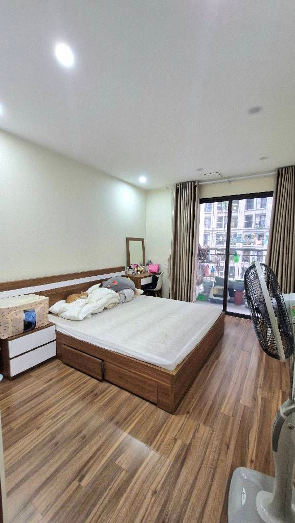 Bán nhà Lĩnh Nam - diện tích 101.7m2 1 tầng - Chung cư lô góc - giá 8,98 tỷ