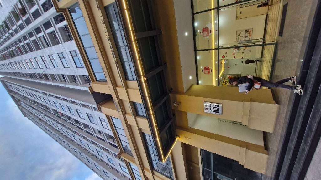 Bán nhà Lĩnh Nam - diện tích 101.7m2 1 tầng - Chung cư lô góc - giá 8,98 tỷ