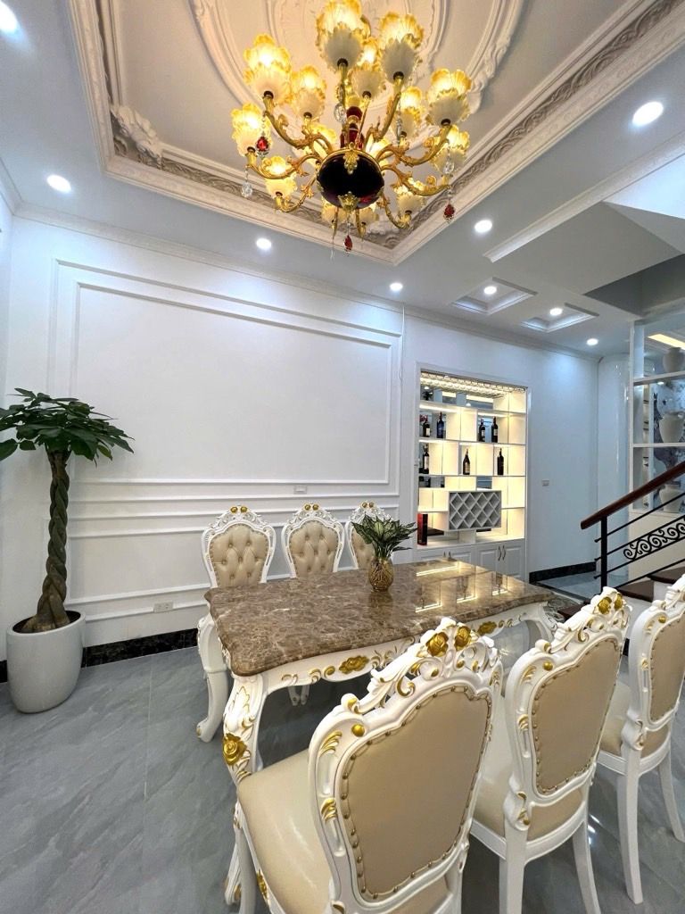 Bán nhà Thịnh Quang - diện tích 47m2 5 tầng - Phân lô - giá 20,5 tỷ