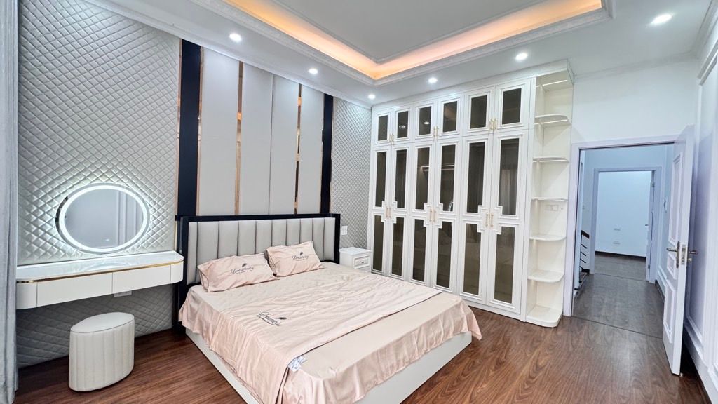 Bán nhà Thịnh Quang - diện tích 47m2 5 tầng - Phân lô - giá 20,5 tỷ