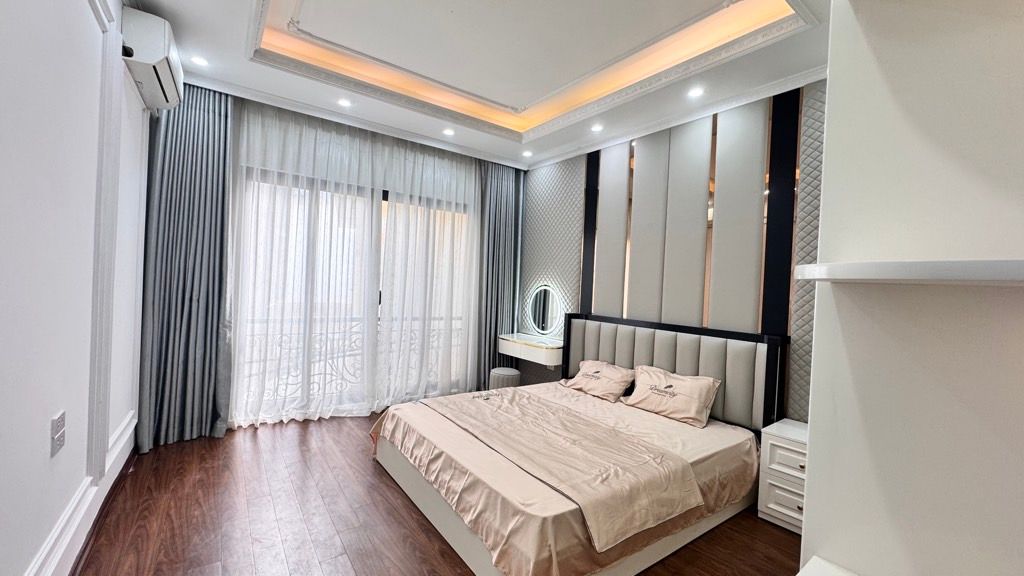 Bán nhà Thịnh Quang - diện tích 47m2 5 tầng - Phân lô - giá 20,5 tỷ