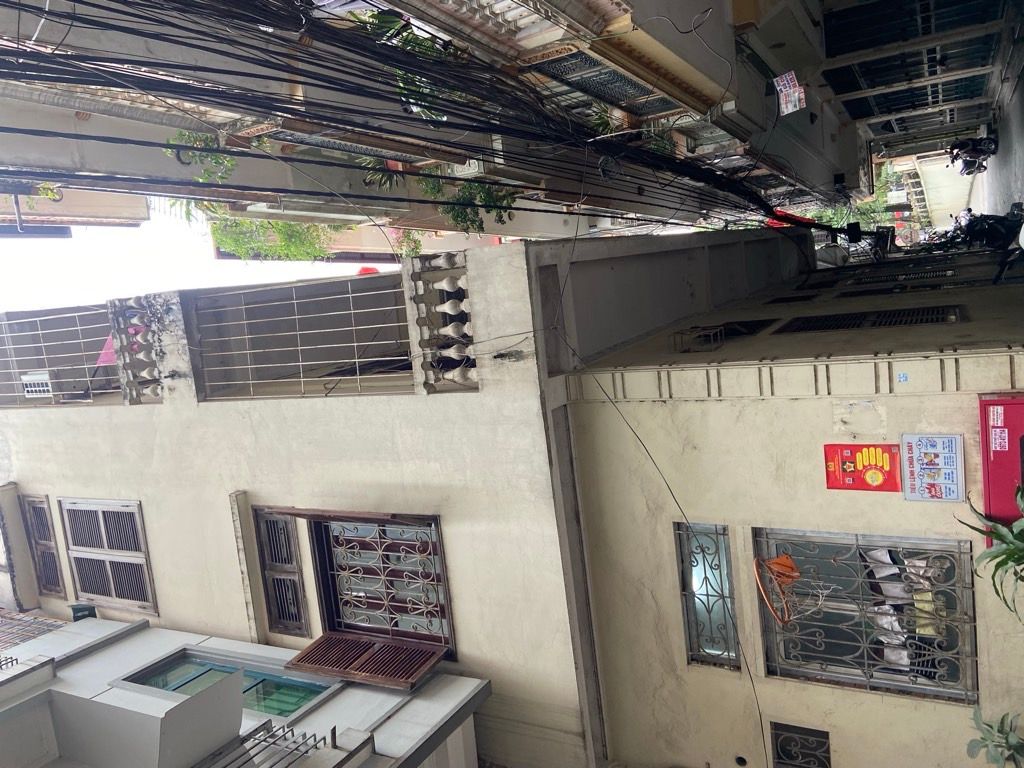 Bán nhà Chùa Láng - diện tích 45m2 3 tầng - LÔ GÓC 3 MẶT NGÕ - giá 21,5 tỷ