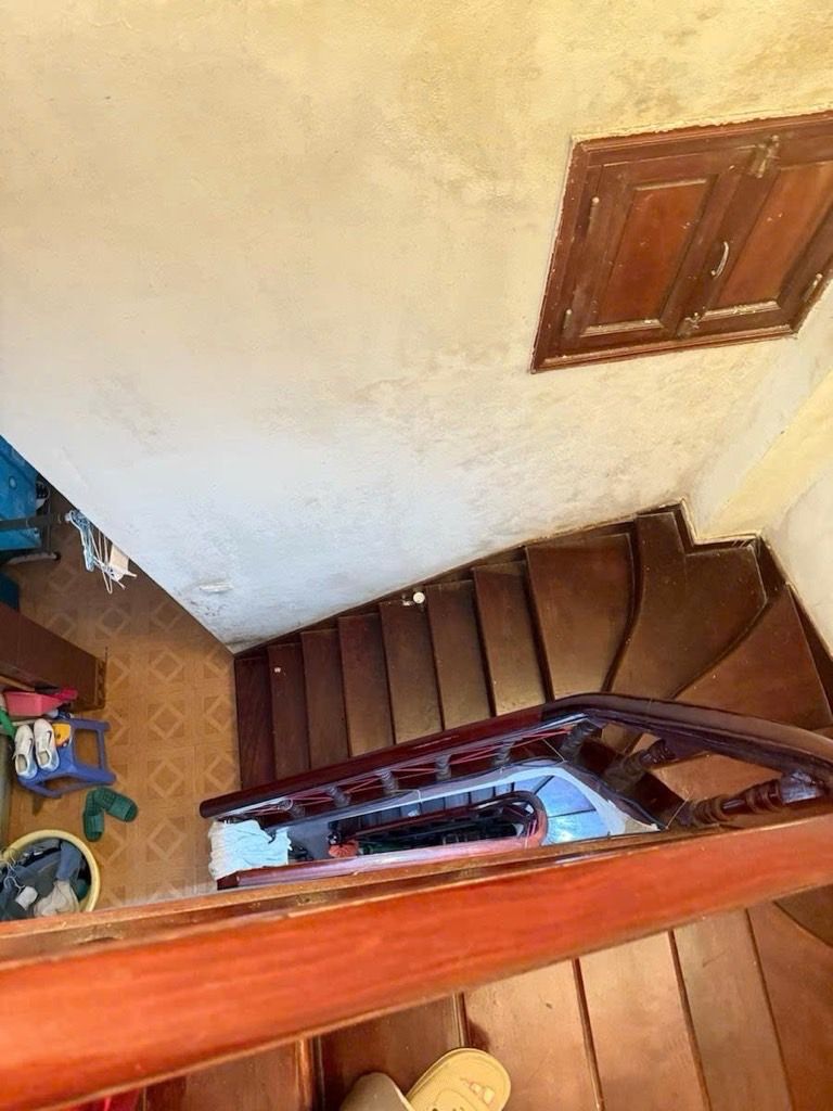 Bán nhà Chùa Láng - diện tích 45m2 3 tầng - LÔ GÓC 3 MẶT NGÕ - giá 21,5 tỷ