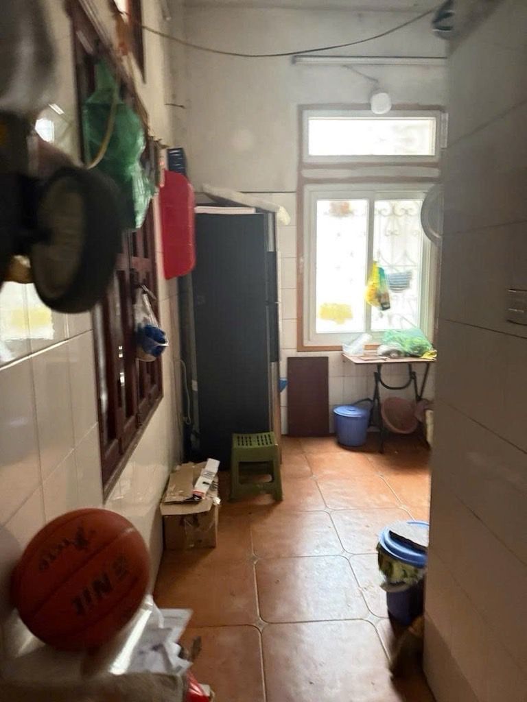 Bán nhà Chùa Láng - diện tích 45m2 3 tầng - LÔ GÓC 3 MẶT NGÕ - giá 21,5 tỷ