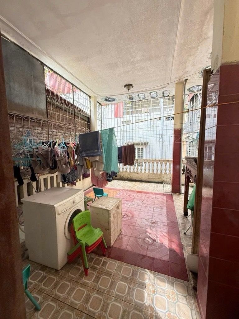 Bán nhà Chùa Láng - diện tích 45m2 3 tầng - LÔ GÓC 3 MẶT NGÕ - giá 21,5 tỷ