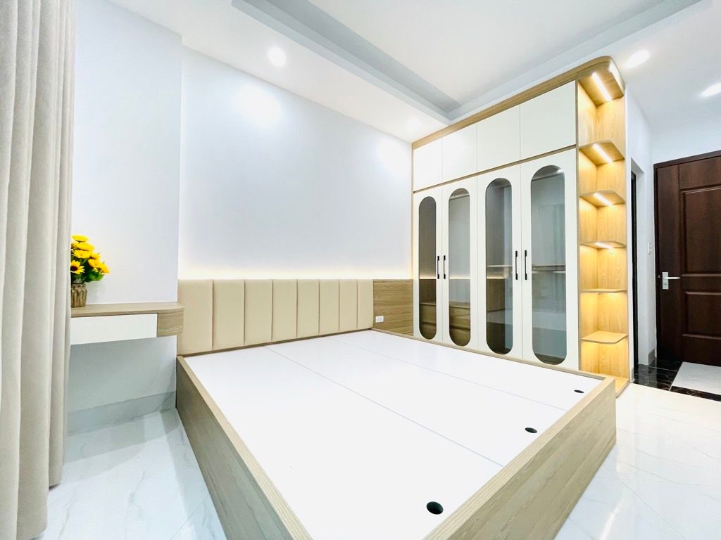 Bán nhà Thuý Lĩnh - diện tích 30m2 6 tầng - Nhà mới thang máy, ô tô đỗ cổng - giá 7,5 tỷ