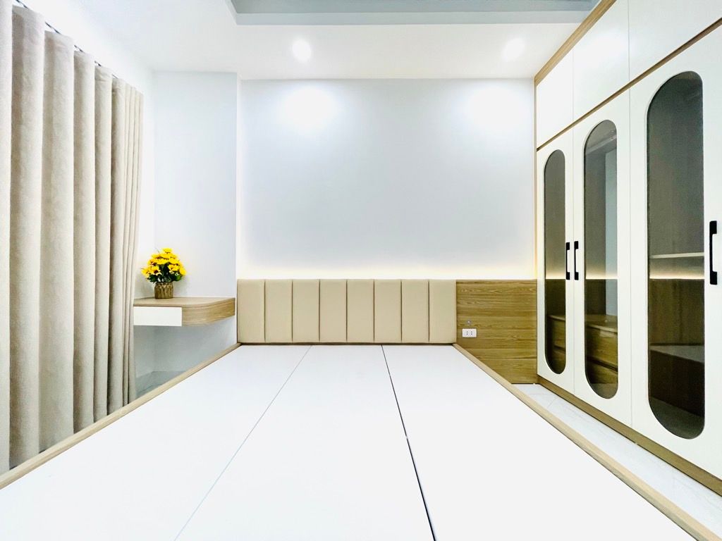 Bán nhà Thuý Lĩnh - diện tích 30m2 6 tầng - Nhà mới thang máy, ô tô đỗ cổng - giá 7,5 tỷ