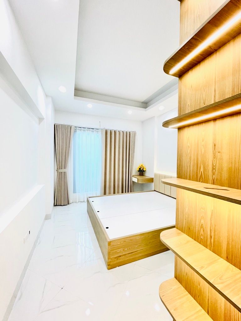 Bán nhà Thuý Lĩnh - diện tích 30m2 6 tầng - Nhà mới thang máy, ô tô đỗ cổng - giá 7,5 tỷ