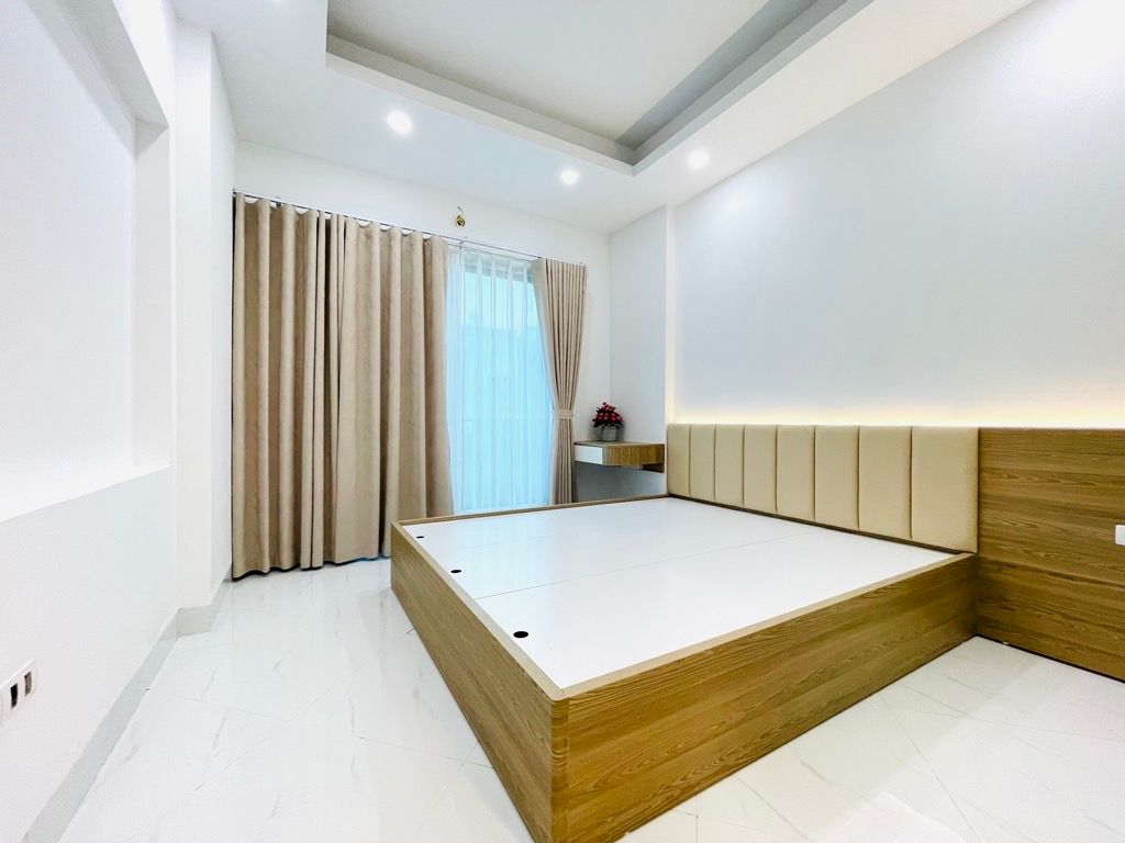 Bán nhà Thuý Lĩnh - diện tích 30m2 6 tầng - Nhà mới thang máy, ô tô đỗ cổng - giá 7,5 tỷ