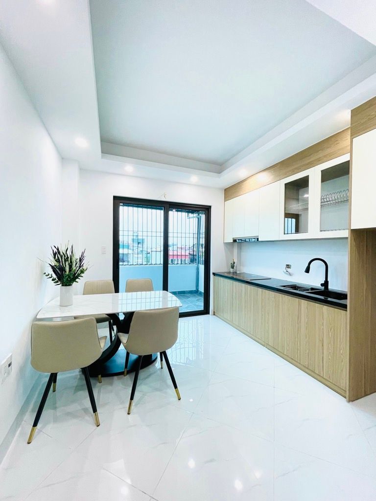 Bán nhà Thuý Lĩnh - diện tích 30m2 6 tầng - Nhà mới thang máy, ô tô đỗ cổng - giá 7,5 tỷ