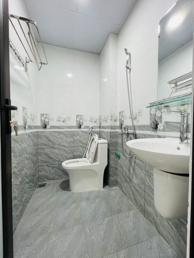 Bán nhà Thuý Lĩnh - diện tích 30m2 6 tầng - Nhà mới thang máy, ô tô đỗ cổng - giá 7,5 tỷ